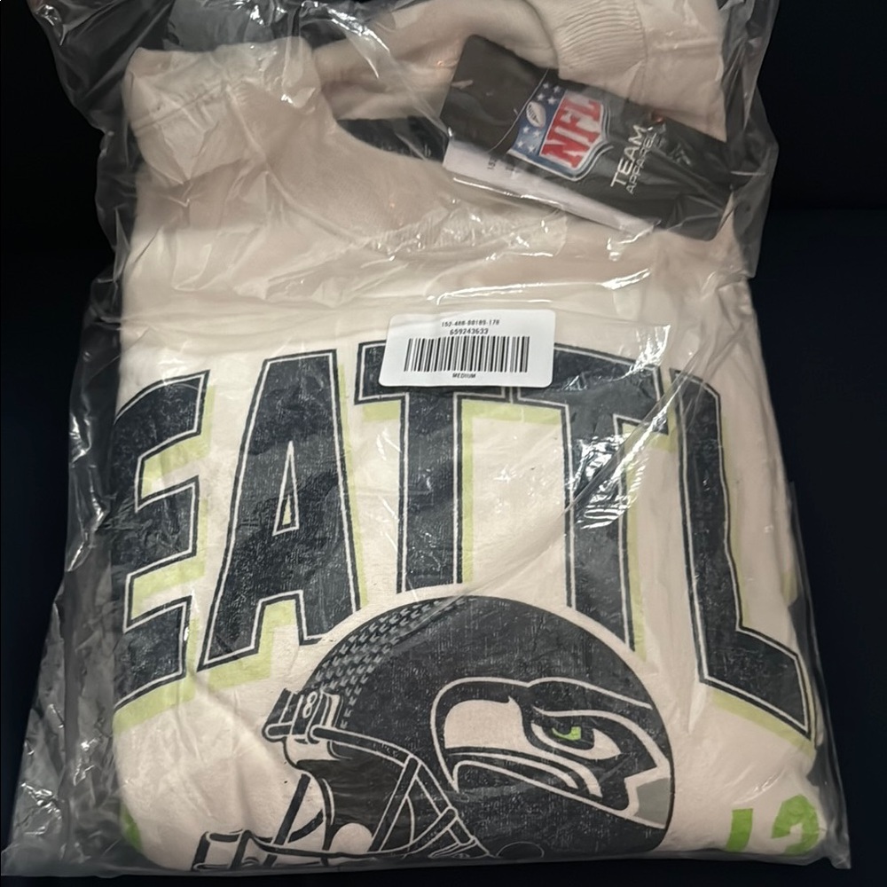 Brand New NFL White Crew Neck Seattle Seahawks Sweater - Picture 3 of 3